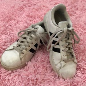 Adidas shoes girls/woman’s 6